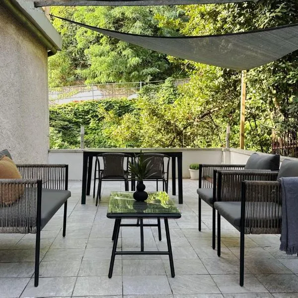 Oasi di relax con terrazza, vicino al mare,位于热那亚的酒店