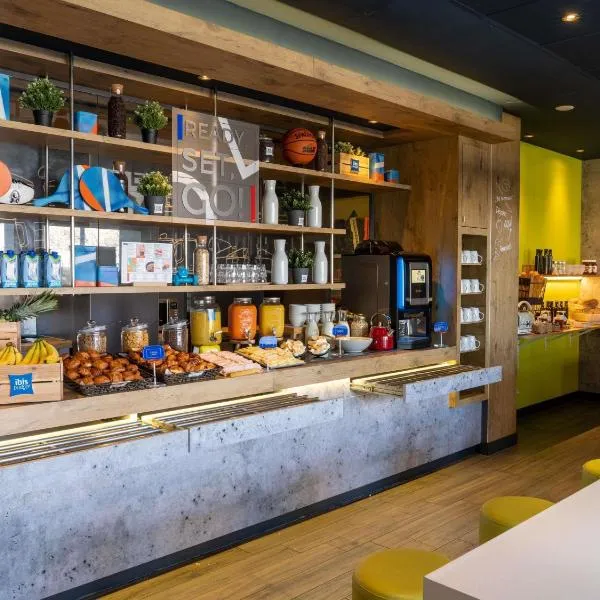 巴塞罗那维拉德坎斯宜必思经济酒店，位于维拉德塞斯的酒店