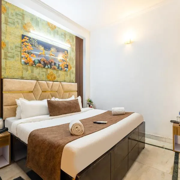 Hotel Sarla Residency By Luxury group，位于诺伊达的酒店