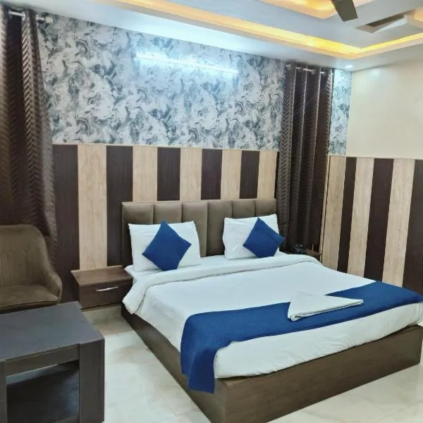 HOTEL KINGS PARADISE BANQUET & LAWN, Airport，位于勒克瑙的酒店