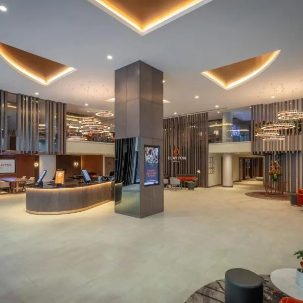 加的夫巷克莱顿酒店，位于都柏林的酒店