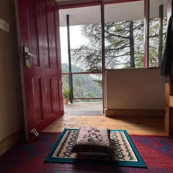 Jaberkhet Trekkers Lodge，位于穆索里的酒店