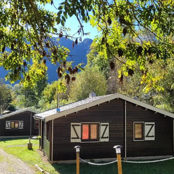 LES CHALETS de MONTORGUEIL，位于Saurat的酒店