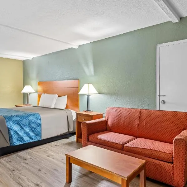 斯通山罗德威汽车旅馆，位于塔克的酒店