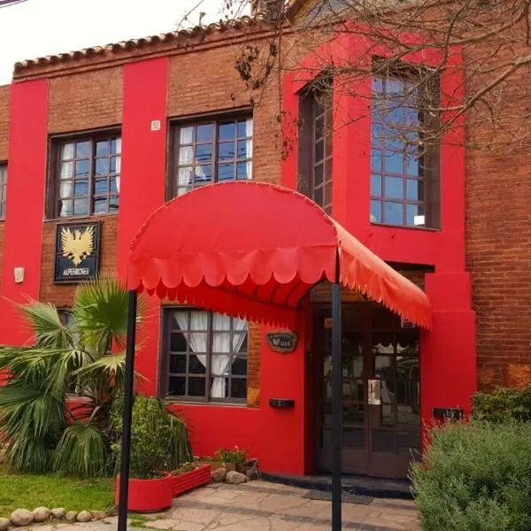 波萨达阿鹏洛斯纽旅馆，位于维拉卡洛斯帕兹的酒店