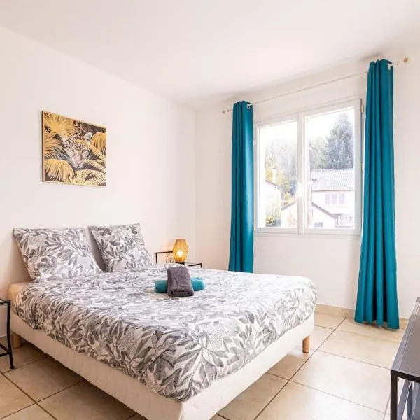 Le Familial - Disneyland, parking gratuit，位于Montry的酒店