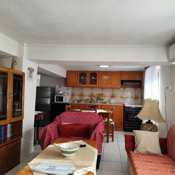 Jennys Vintage Studio - Motorcycle Friendly，位于兹拉马的酒店