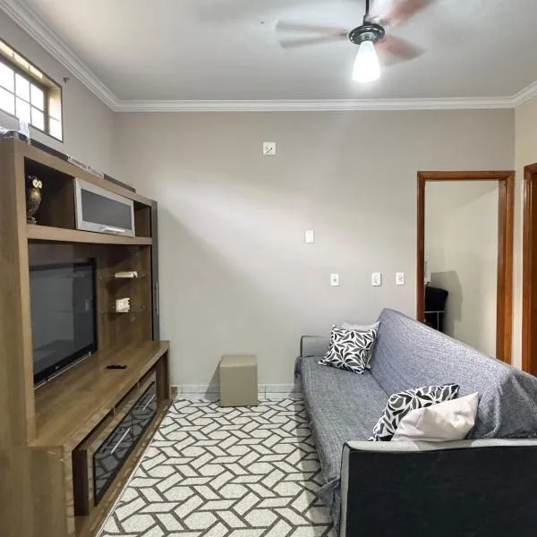 Casa confortavel -1 min ABCZl 4 min BR050，位于乌贝拉巴的酒店