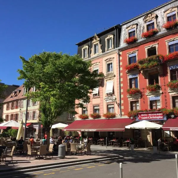 Hotel-Restaurant St-Christophe，位于Petit-Croix的酒店