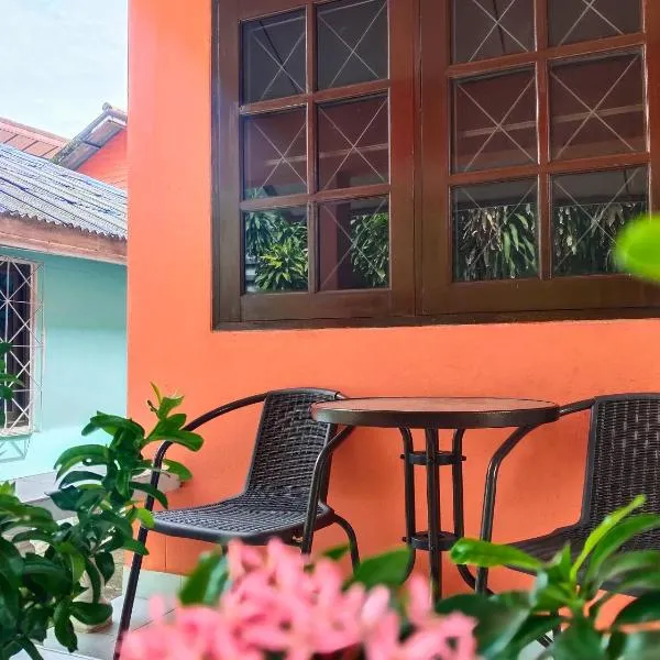 Friends Retreat - Phuket Airport，位于Ban Bo Han的酒店