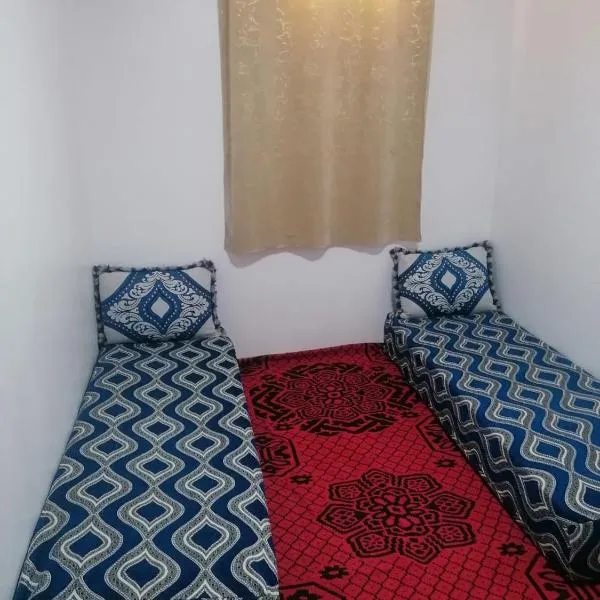 شقة مريحة بجانب مطار المسيرة اكادير，位于Ikhorbane的酒店