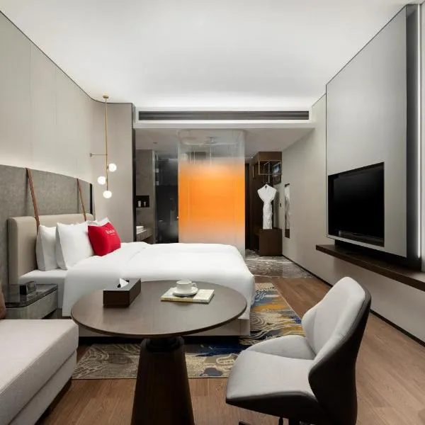 青岛胶东国际机场华美达酒店，位于青岛的酒店