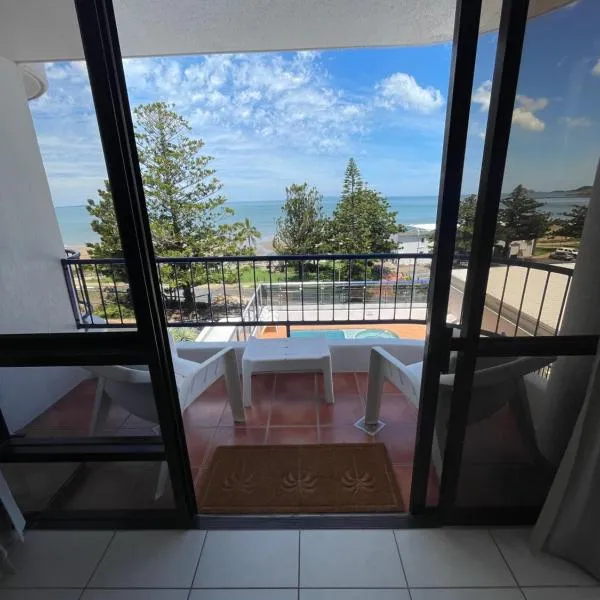 Heart of Yeppoon - Ocean View Apartment，位于耶蓬的酒店