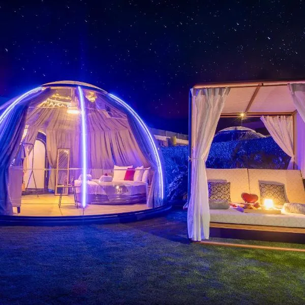 Experiencia Habitación Burbuja con Jacuzzi Privado, Piscina y Vistas al Mar，位于吉亚德伊索拉的酒店