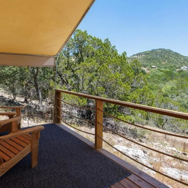 Soft Lights, Cozy Rest, and Open Night Skies，位于伯尼的酒店