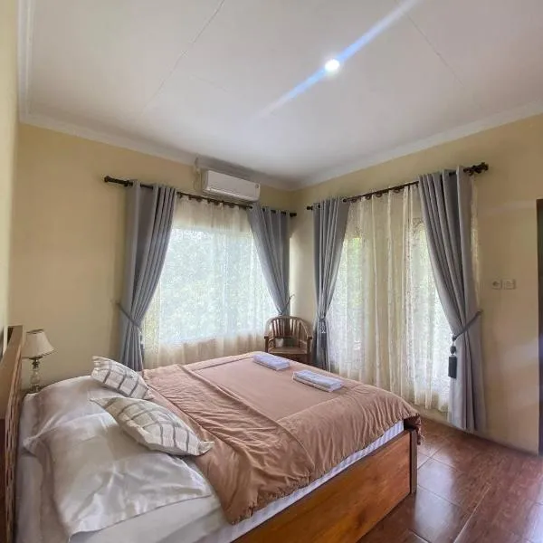 Opak Village Bed & Breakfast，位于班图尔的酒店