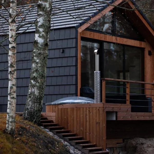 Sauna ja kümblustünniga puhkemaja-MöK Puhkemajad，位于Leina的酒店