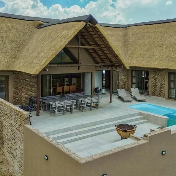 Pezulu Lodge，位于沃姆巴斯的酒店