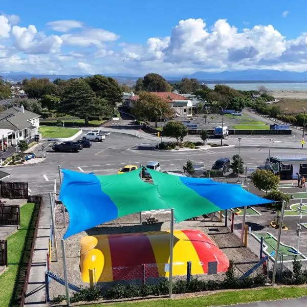 Tāhuna Beach Holiday Park，位于纳尔逊的酒店