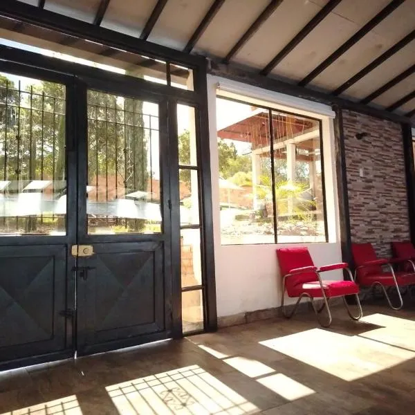 alojamiento rural prados de piedra pintada，位于Saboyá的酒店