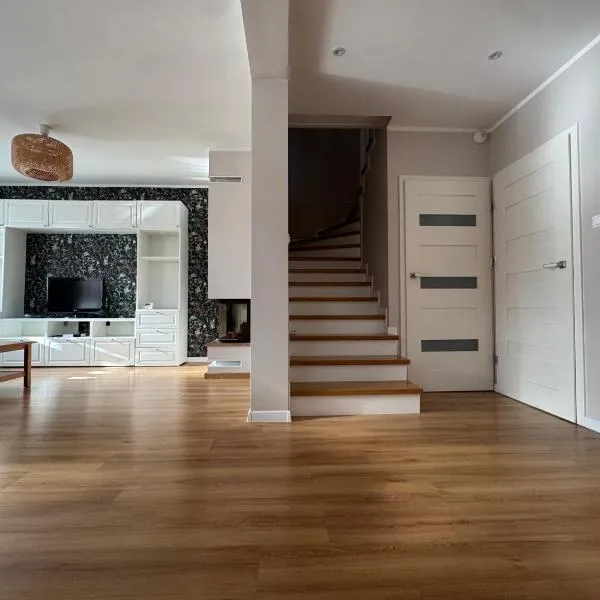 Apartament z ogrodem，位于普沃茨克的酒店