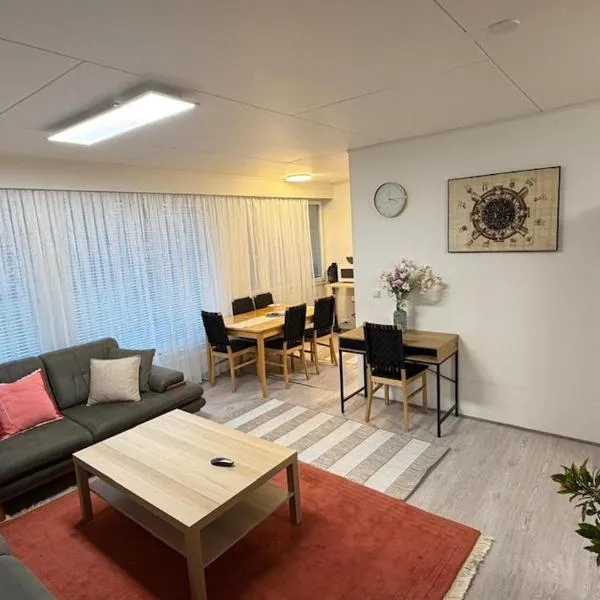 Private House with Sauna and Winter Garden，位于赫尔辛基的酒店