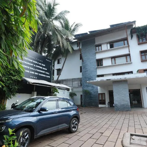 Devalokam Grand，位于Edappāl的酒店