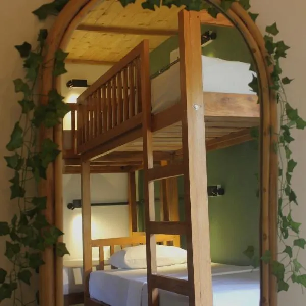 Solmate Collective Hostel - Madiha，位于马特勒的酒店