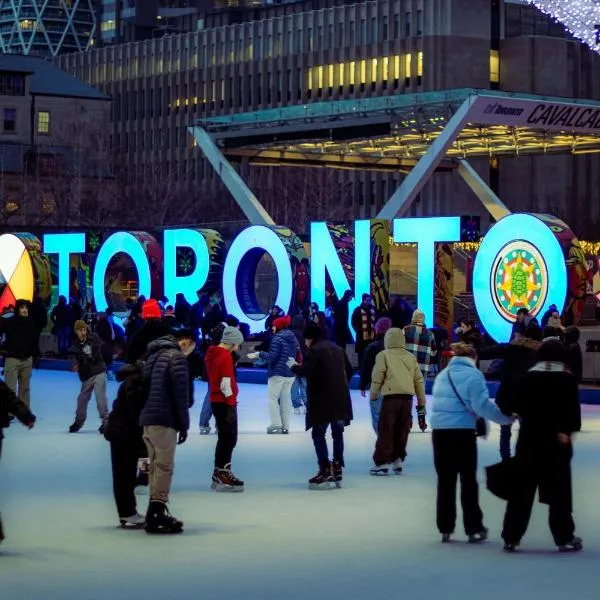 Warm Downtown Condo - Lakeview High floor - Save on MONTHLY STAYS，位于多伦多的酒店