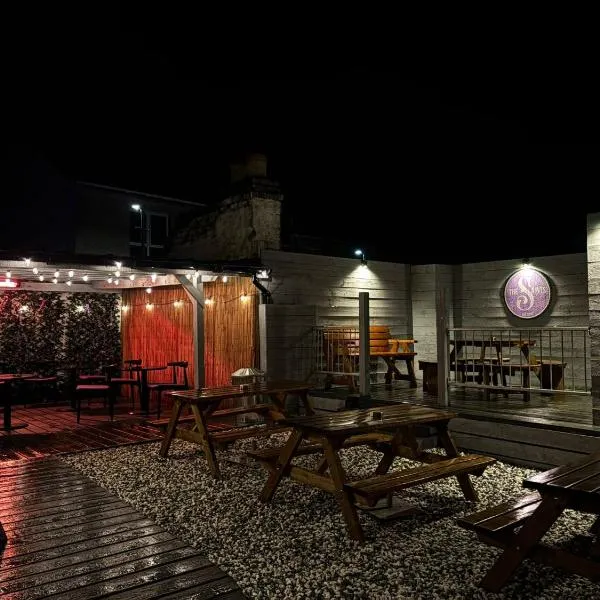 The Cassillis Hotel - Smart Self Check-in Hotel & Bar,位于Maybole的酒店
