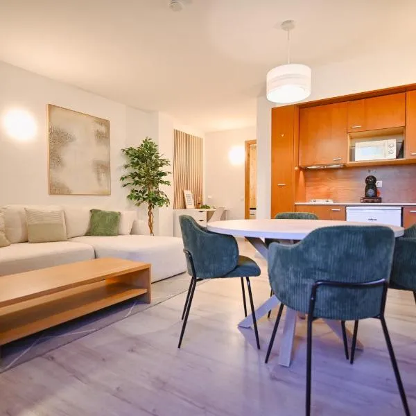Con Parking y Escritorio I Apartamento en Incles I AndStay，位于卡尼略的酒店