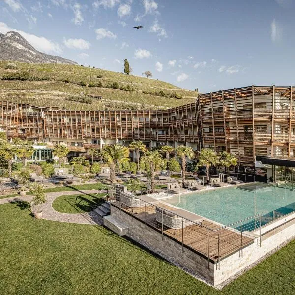 Lake Spa Hotel SEELEITEN，位于卡尔达罗的酒店