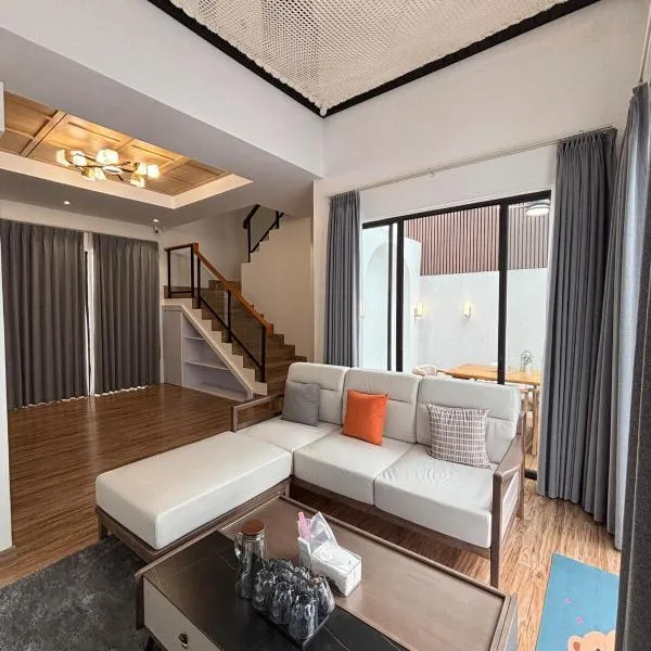 Kyzen Stay Central Family Home w Pool & Loft Net，位于巴淡岛中心的酒店