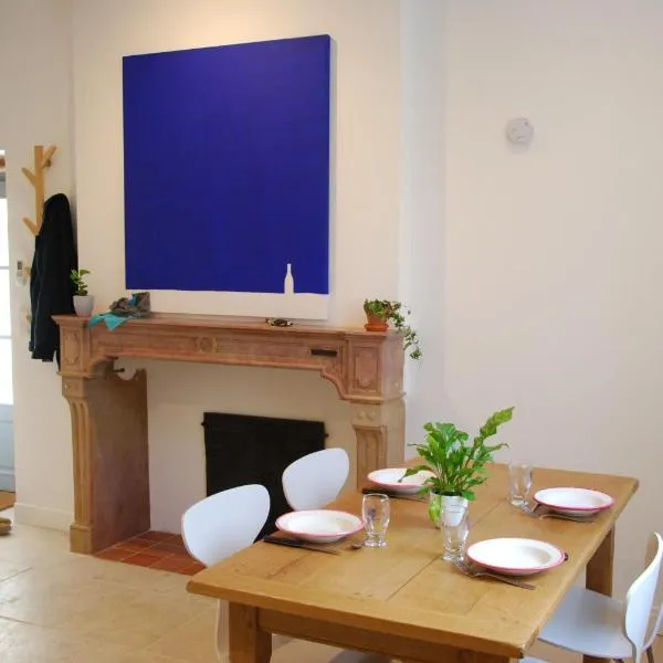 Charmante maison 2 chambres et parking privé，位于Fleurey-sur-Ouche的酒店