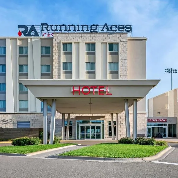 Running Aces Hotel & Casino, Trademark Collection by Wyndham，位于福里斯特莱克的酒店