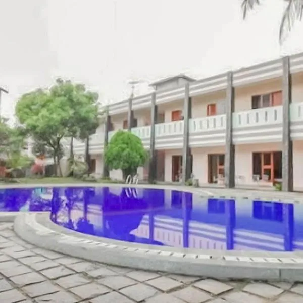 RedDoorz Plus At Hotel Sofia Pangandaran，位于庞岸达兰的酒店