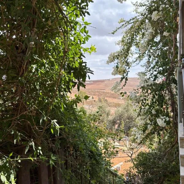 Simple home，位于马达巴的酒店