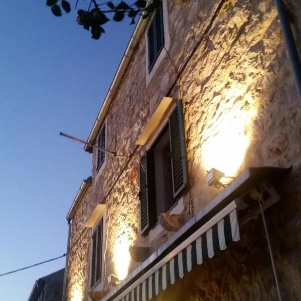 Buena Vis-ta Apartments with the Sea View，位于维斯的酒店