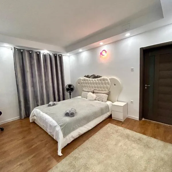 Private Room in Voluntari Quiet & Cozy Stay，位于沃伦塔里的酒店