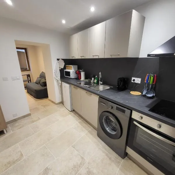 Appartement en centre-ville，位于卡斯特拉讷的酒店