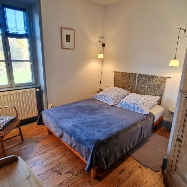 Chambres d'hôtes La Marche des Bois,位于Crocq的酒店