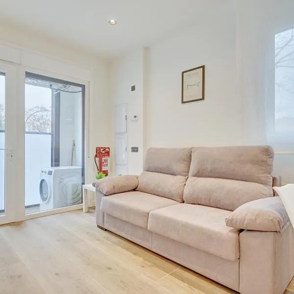 Apartamentos Jorgito by Clabao，位于潘普洛纳的酒店