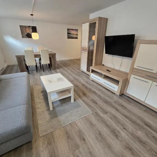 FERIENWOHNUNG 70m2 APARTMENT in ZITTAUER STADTZENTRUM INNENSTADT INNENRING TOP LAGE - WOHNEN AUF ZEIT IN ZITTAU - 2 RAUM WOHNUNG，位于齐陶的酒店