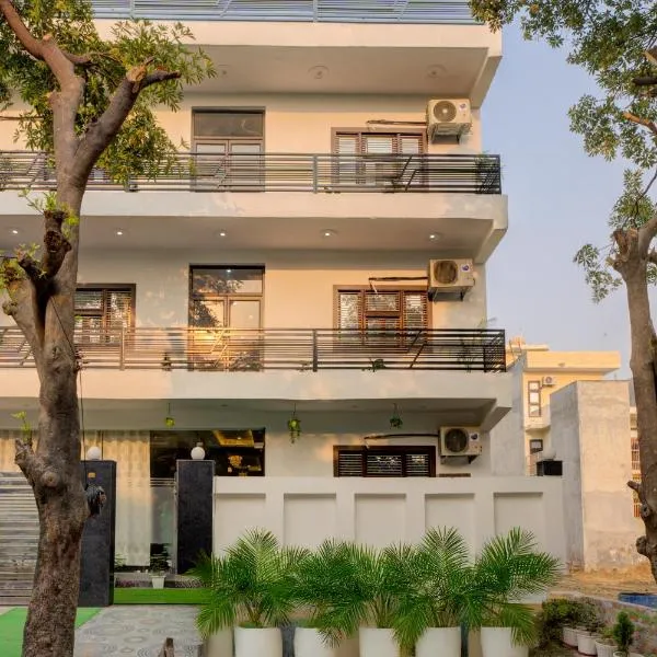 Amara Inn，位于大诺伊达的酒店