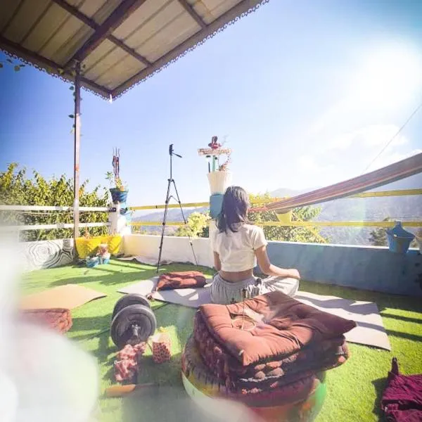 The Rawscape hostel，位于考萨尼的酒店