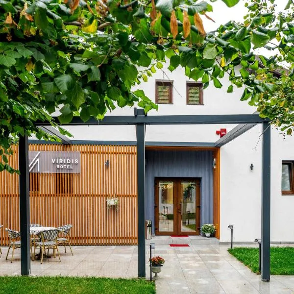 Viridis Hotel，位于Boldeşti-Scăeni的酒店