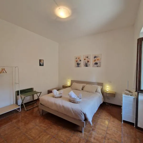 Charming Home with Private Patio near Swiss Border and Transport - Daisy, Loggiadeifiori，位于科莫的酒店