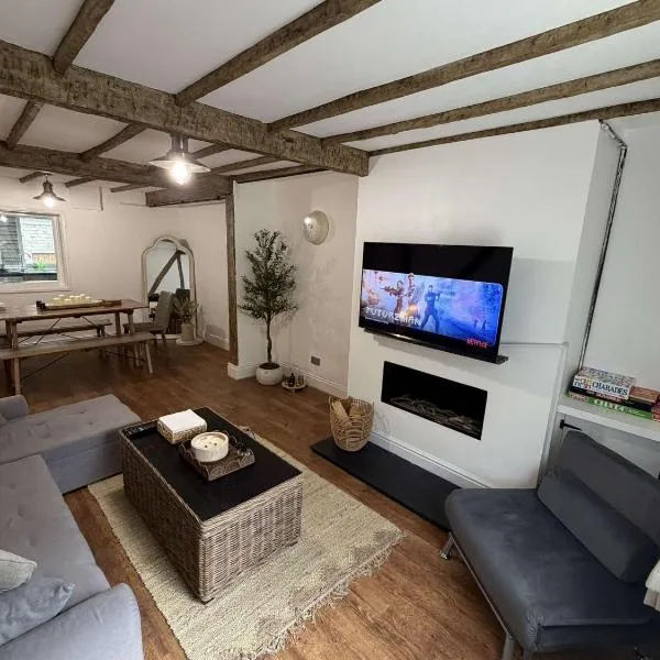 Entire luxury home in Manchester，位于贝里的酒店