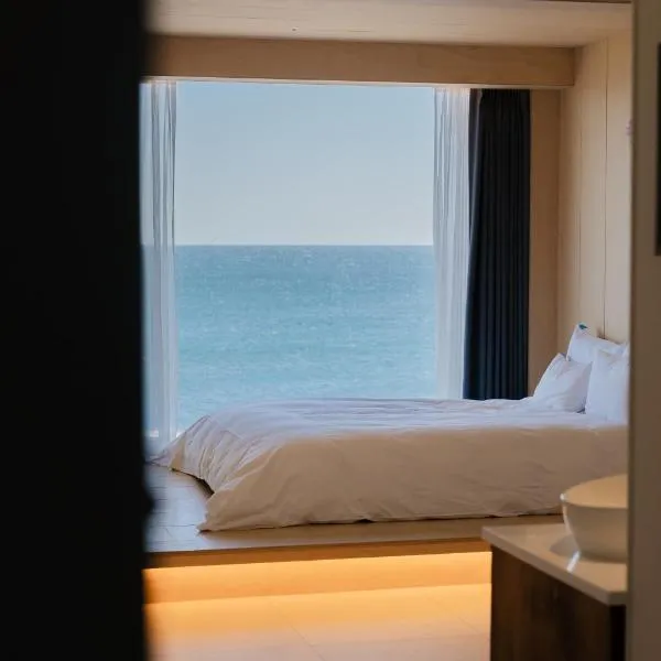 Hygge Hotel，位于西归浦市的酒店