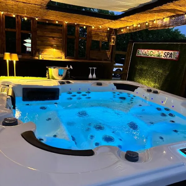 Bambuus Garden & Spa，位于Drăgăşani的酒店